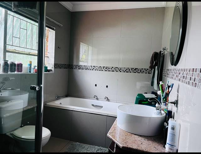 4 BEDROOM HOUSE FOR SALE IN VANDERBIJLPARK SE 4